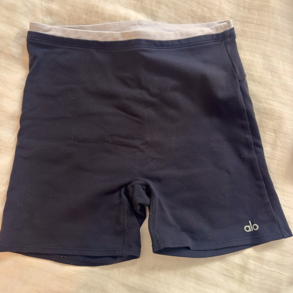 Alo short black and white